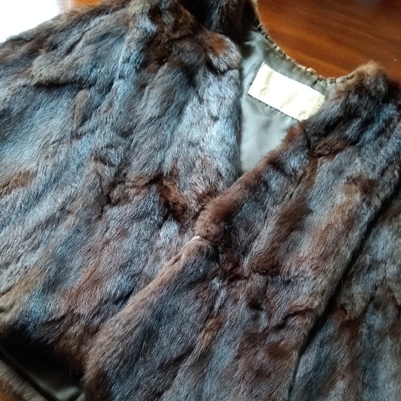 Vintage fur capelet - Picture 2 of 16
